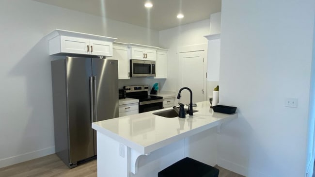 Building Photo - 7244 N Silver Spring Way Rental