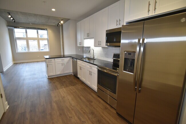 Photo - 3833 N Broadway Unit 620