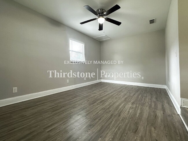 Photo - 455 W Clermont Dr