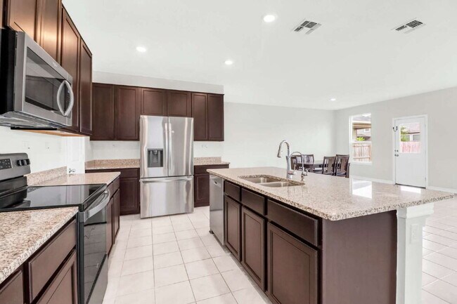 Photo - 547 Deer Crest Dr