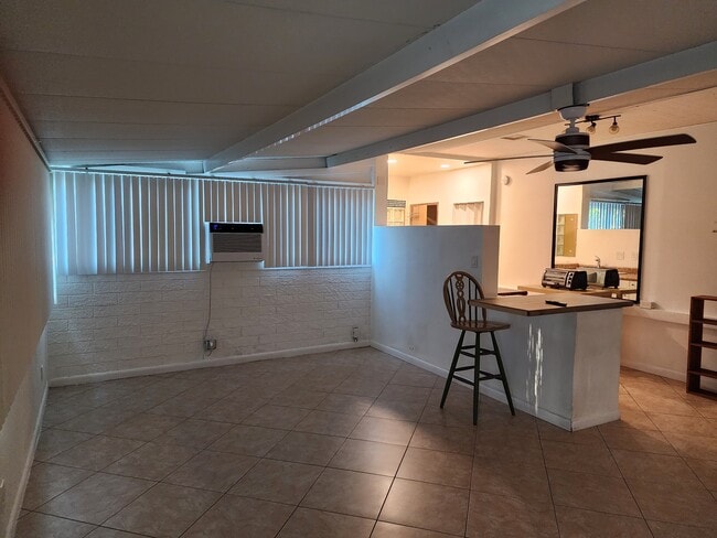 Photo - 465 SW 59th Ave