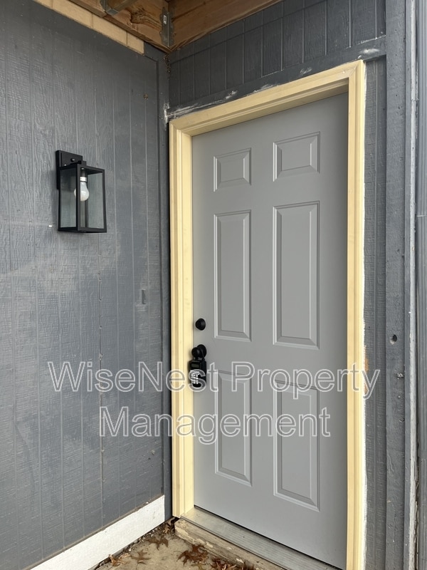 Photo - 708 NE Ball Dr