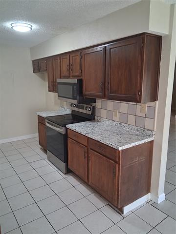 Photo - 1100 Maple View Dr