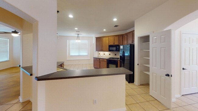 Building Photo - 3 bedroom/2 bath/2 Car Garage - Walking distance to Lake Lewisville