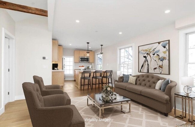 Building Photo - 108 South St Unit D