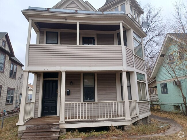 Building Photo - 719 Edmund Ave W Unit 2 Rental