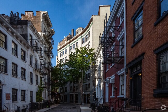 Esquina suroeste - 10 Christopher St