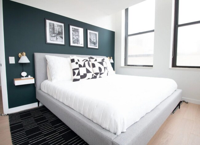 2848 Woodside-ID21078