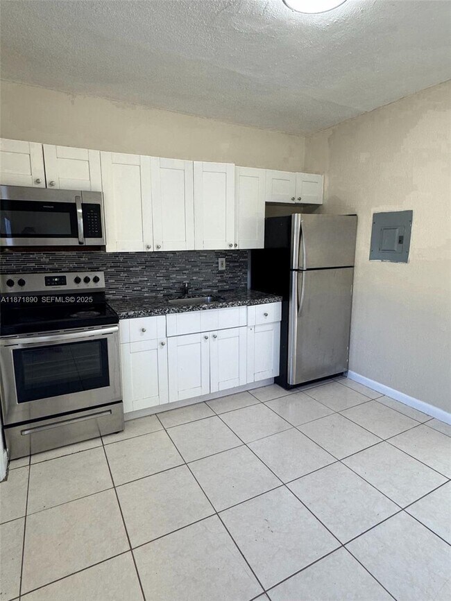 Photo - 3737 NW 20th Ave Unit 3737