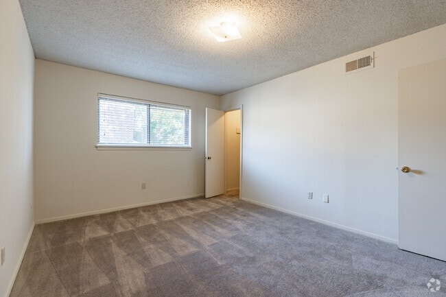 3BR, 2BA - 1405SF