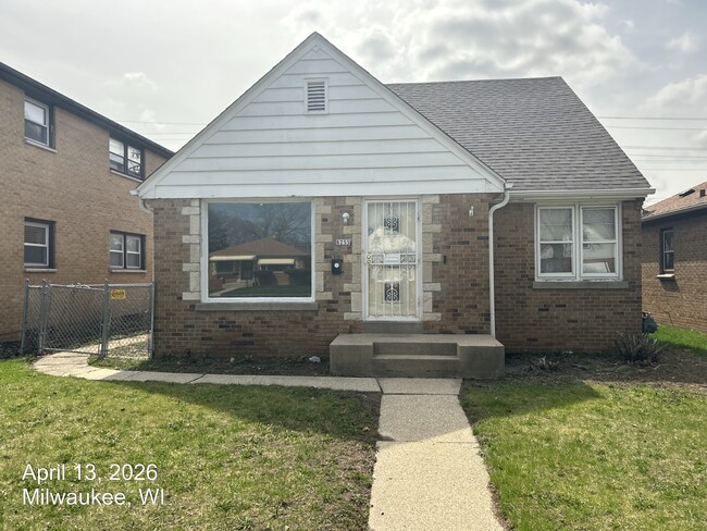 Building Photo - 6255 W Leon Ter