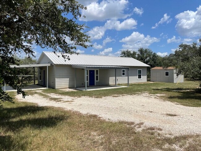 Building Photo - Cozy country Living Rental