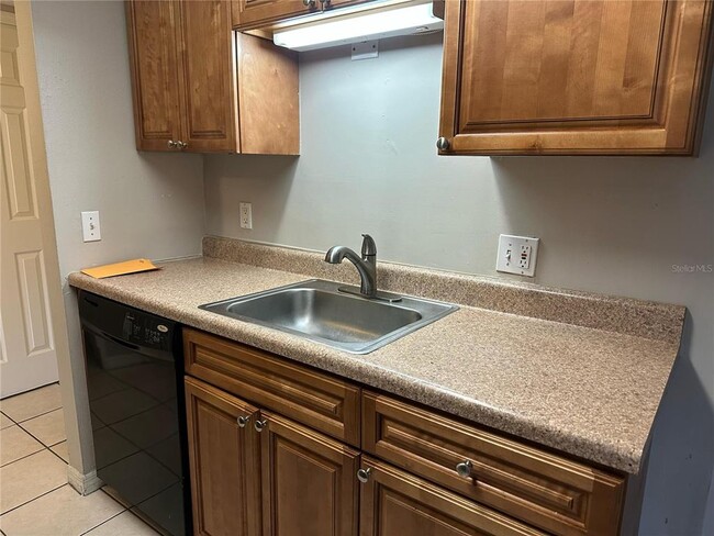 Photo - 1695 Lee Rd Unidad B114