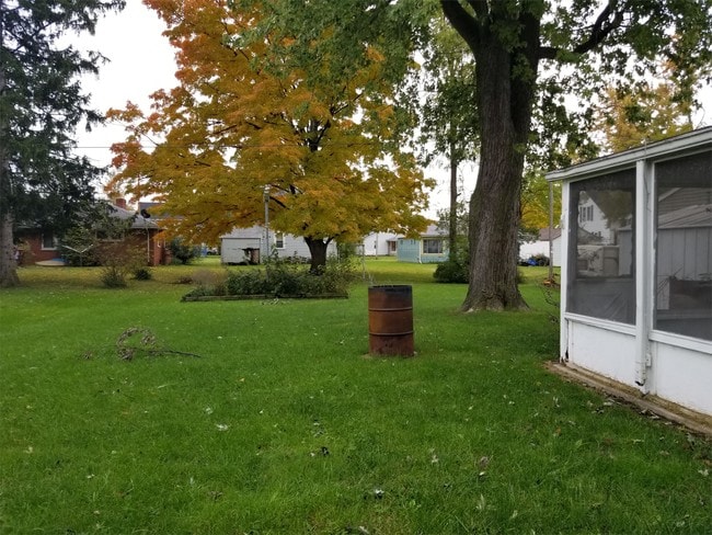 Photo - 711 E 5th St