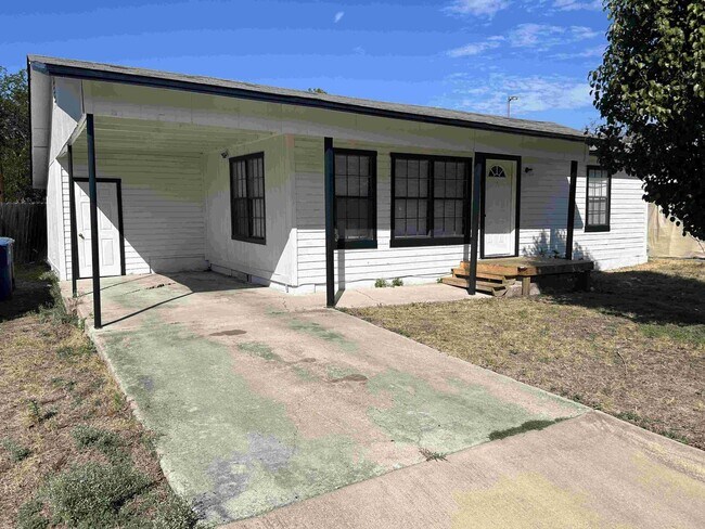 Photo - 3-Bedroom Home with Large Yard – Close to Schools!