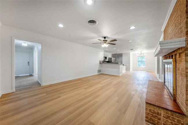 Photo - 807 Country Club Rd