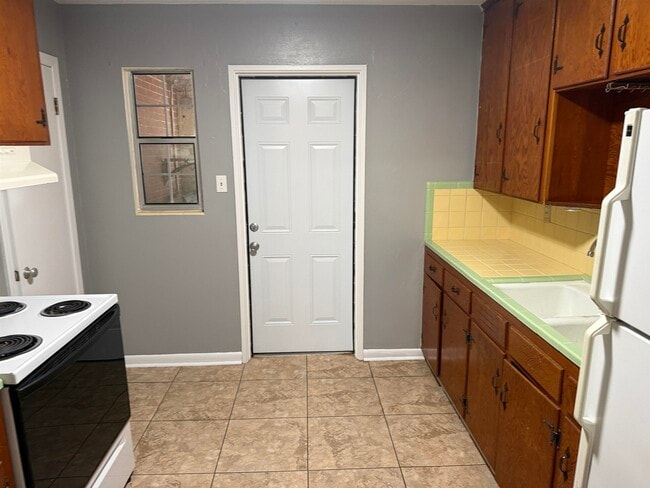 Photo - 629 Stiles Ave