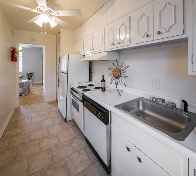 Photo - 463 Church St Unit C