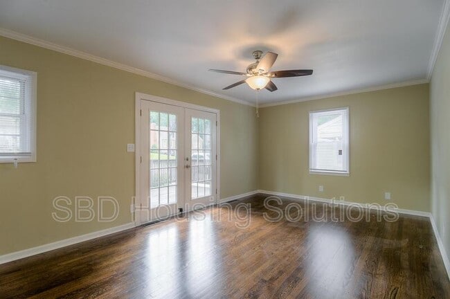 Photo - 2912 Englewood Terrace