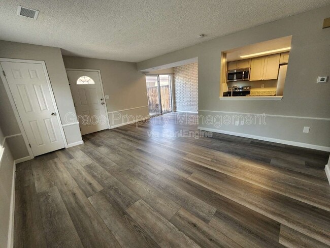 Photo - 24 Amesbury St