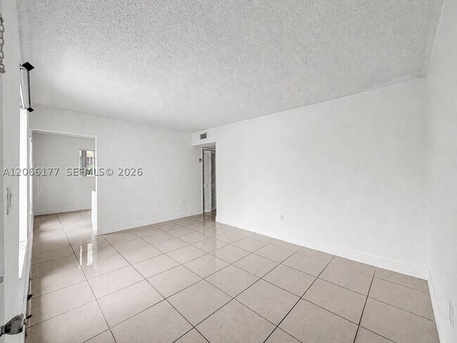 9103 SW 38th St Unit A