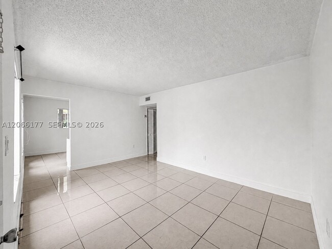 Photo - 9103 SW 38th St Unit A