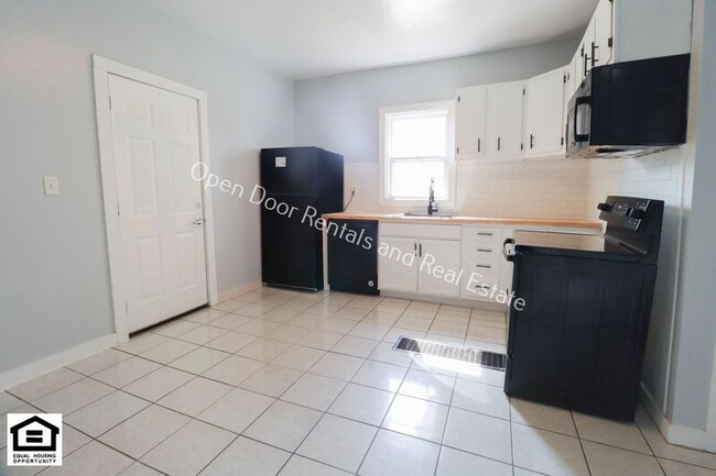 Photo - 927 Nuttman Ave