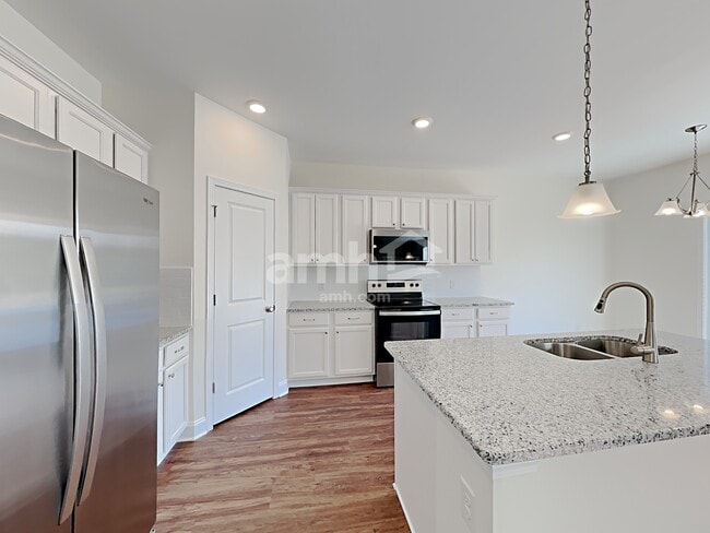 1115 Amberly Wy
