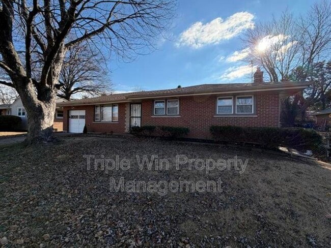 Photo - 2408 Caverhill Dr