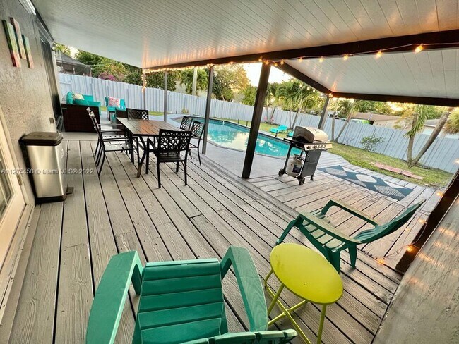 Photo - 3338 Taft St