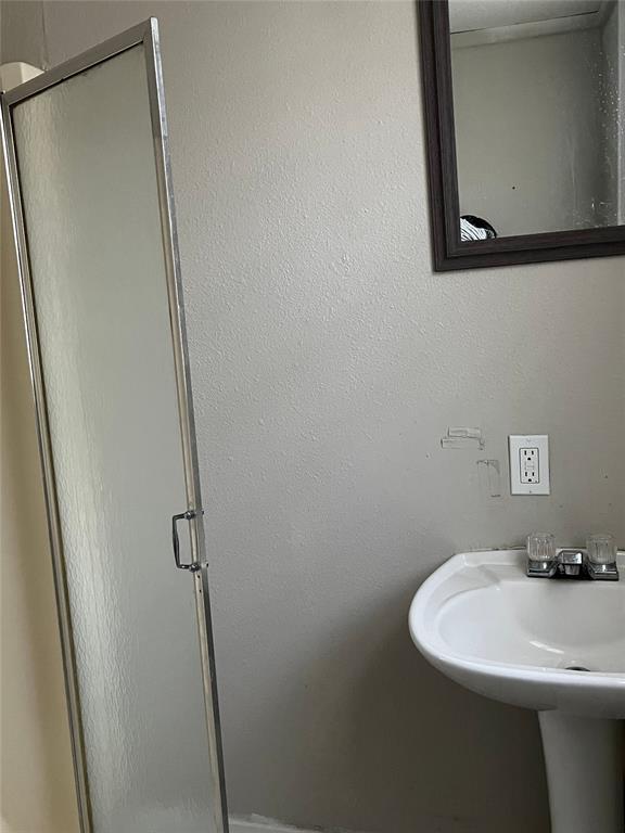 Photo - 1700 N Robinson Ave Unit 101