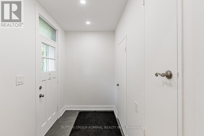 Photo - 457 D'Arcy St Unit 3