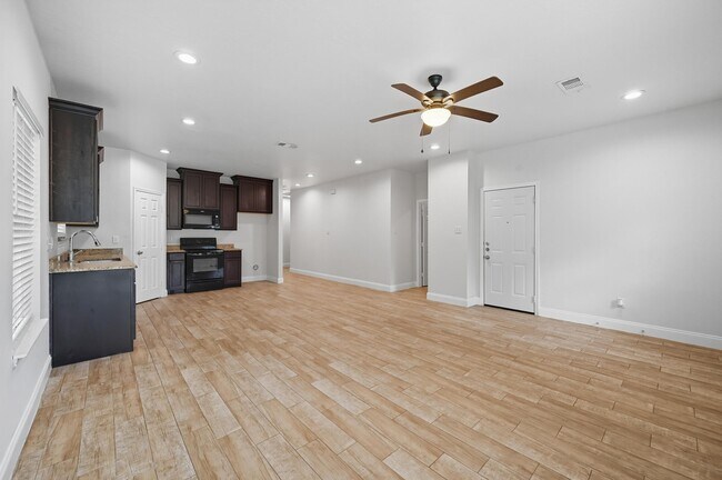 Photo - 3410 Eutopia St