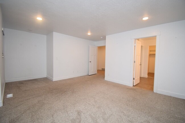 Photo - Beautiful 4 Bed Eagle Mountain Home, Near Parks & Paths!!