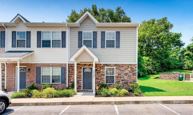 Photo - 2027 Pinecrest Dr