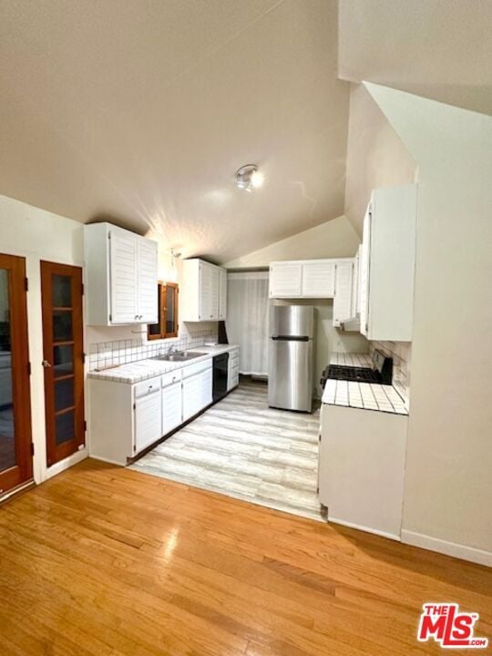 Photo - 9012 Phyllis Ave