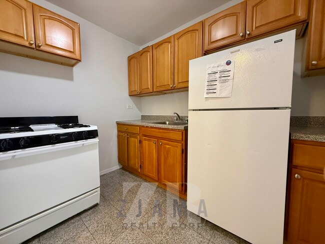 160 Parkside Ave