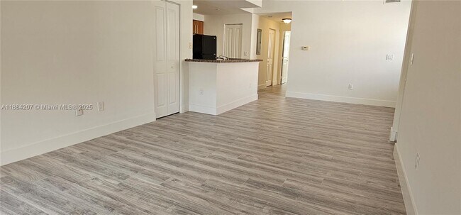 Photo - 5860 W Sample Rd Unidad 201