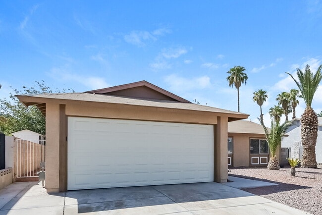 Photo - 1555 Calabria Dr