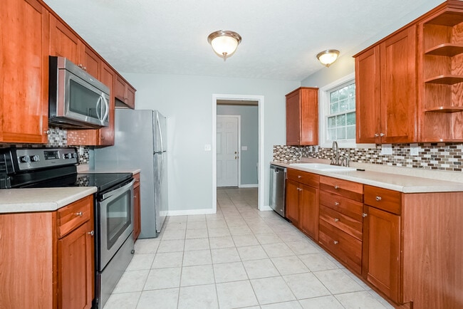 Photo - 123 Plymouth Rd