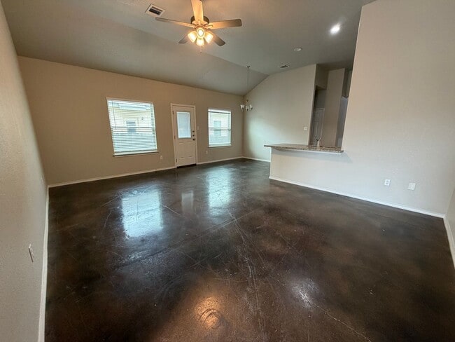 Photo - Luxury 3/2 Duplex in Seguin, Texas