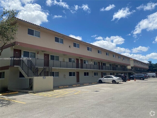 Building Photo - 1650 W 44th Pl Unit 211 Rental