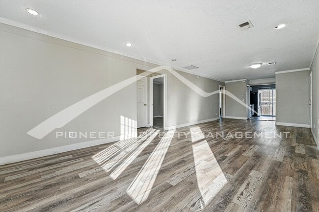 Photo - Spacious 3-Bedroom Home with Modern Features and Private Yard