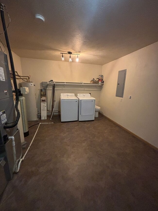 Photo - For Rent – 3 Bedroom | 1 Bathroom | Fully Fenced Yard