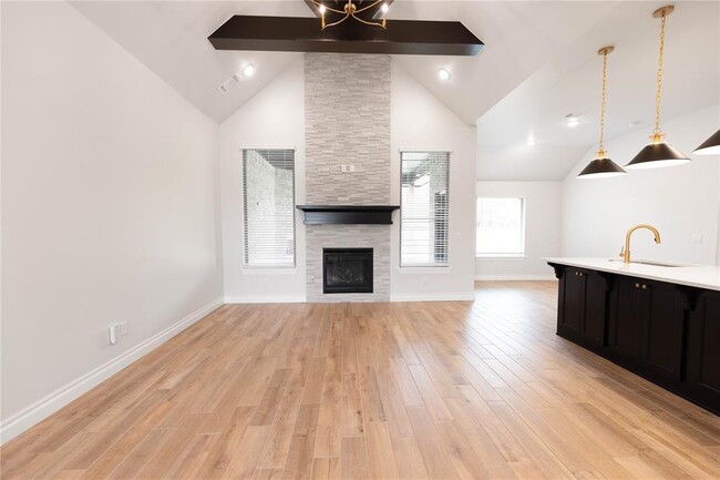 12309 Samara Dr