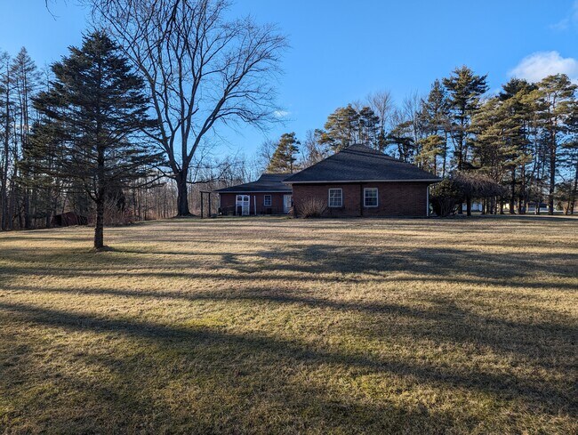 Photo - 418 Maple Ave