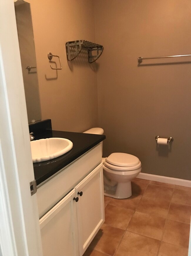 Photo - 1117 University Ave Unit 105