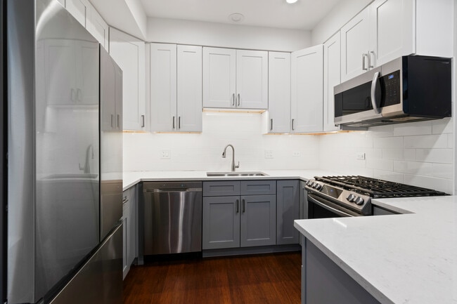 Photo - 4637 N Dover St Unit 2N