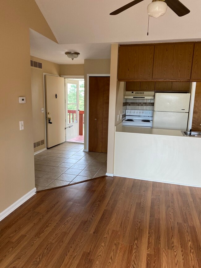 Building Photo - 31867 Nardelli Ln Unit 0