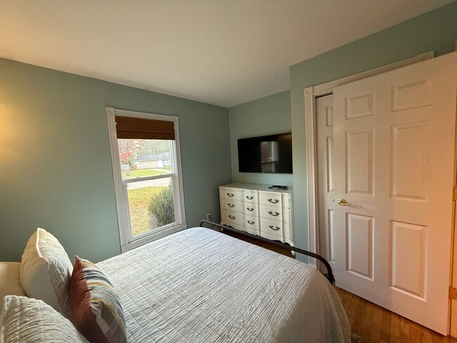 Photo - 3-Bedroom, 1-Bath Home for Rent – Lowell